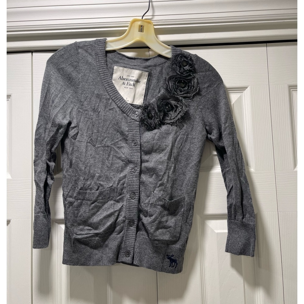 Abercrombie & Fitch Gray Sweater with Floral Detail